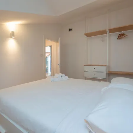 Xenia - 2rooms In Via Petrella 4 E * Milano